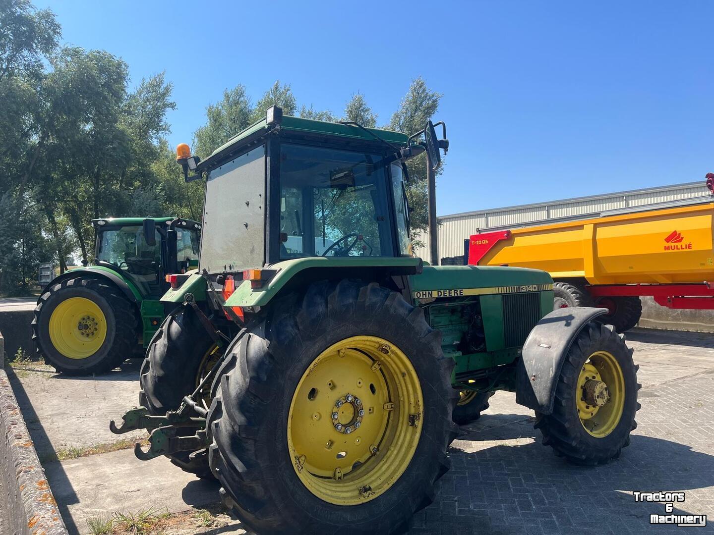 Schlepper / Traktor John Deere 3140