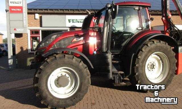 Schlepper / Traktor Valtra T174 Versu Smart Touch Tractor Traktor