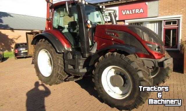 Schlepper / Traktoren Valtra T174 Versu Smart Touch Tractor Traktor