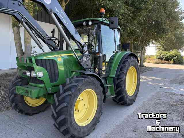 Schlepper / Traktor John Deere 6320