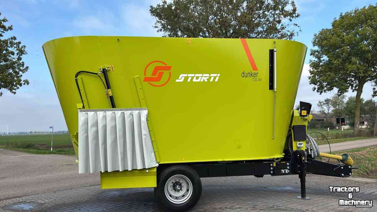 Futtermischwagen Storti T2S 240 voermengwagen