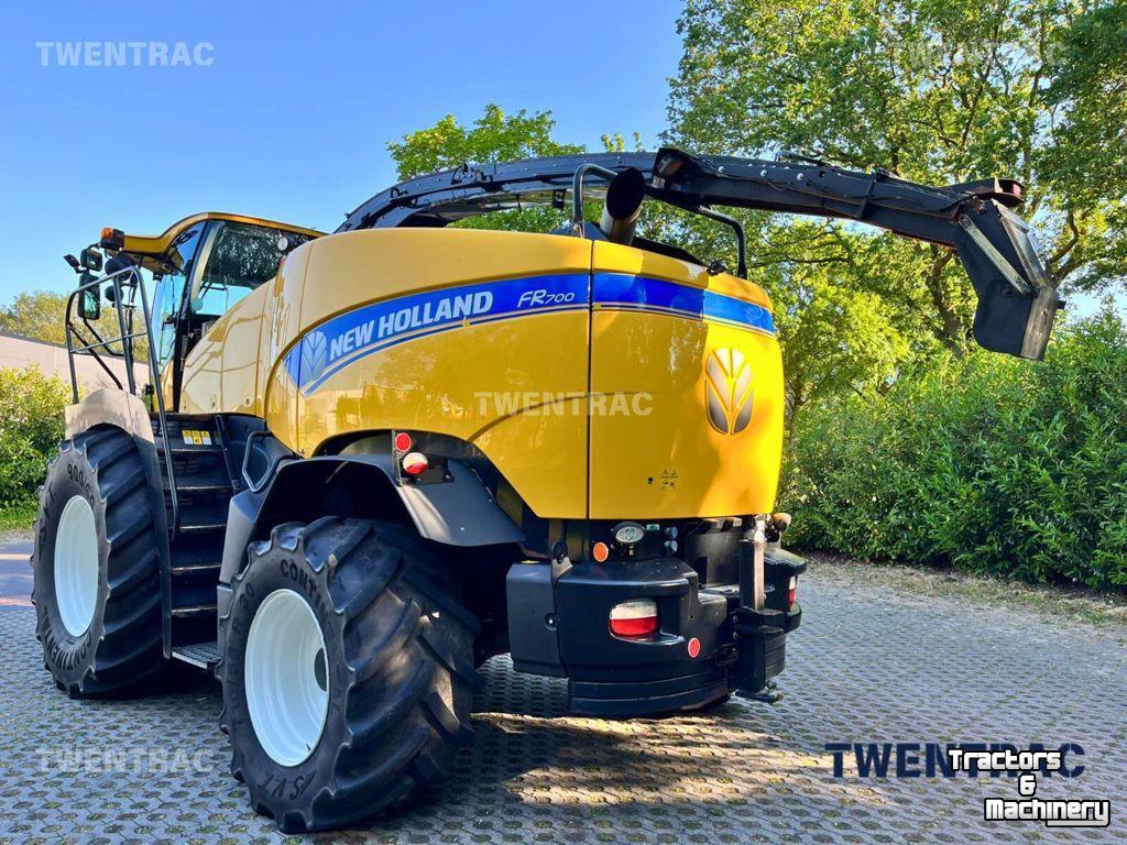 Feldhäcksler New Holland FR 700 hakselaar