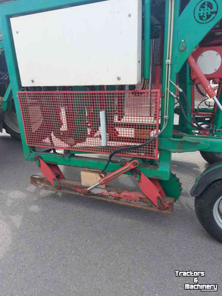 Sonstiges Gartenbaumaschinen und Zubehör Ezendam Globus ASTM3R02 + Landini Gibli