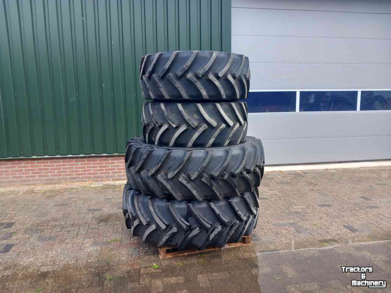 Räder, Reifen, Felgen & Distanzringe Mitas wielenset 540/65/38 en 480/65/24 op fendt velgen