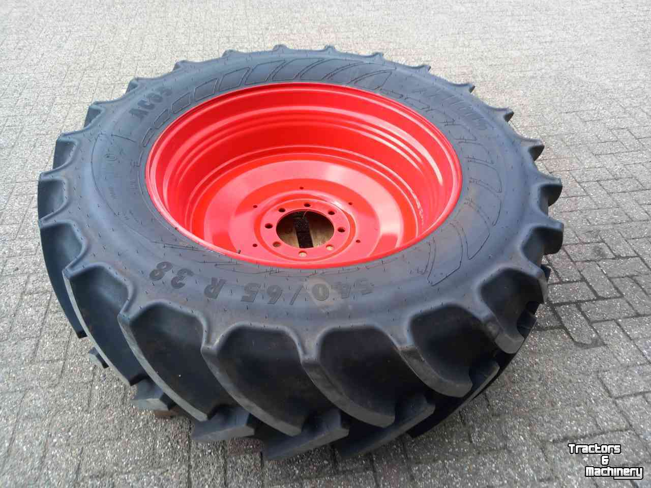 Räder, Reifen, Felgen & Distanzringe Mitas wielenset 540/65/38 en 480/65/24 op fendt velgen