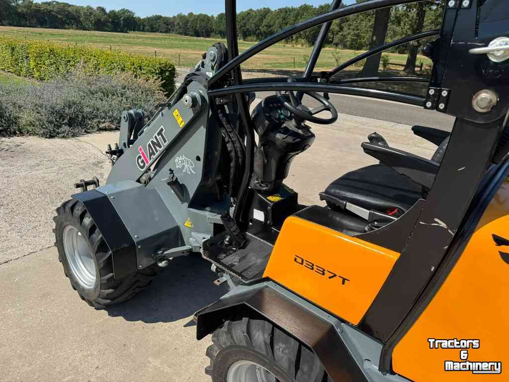 Radlader Giant 337t