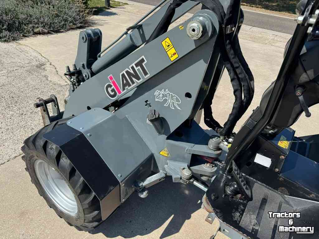 Radlader Giant 337t