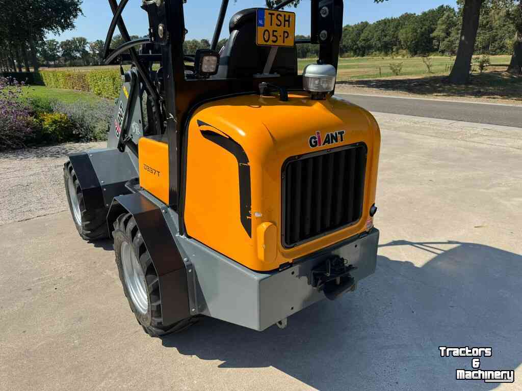 Radlader Giant 337t