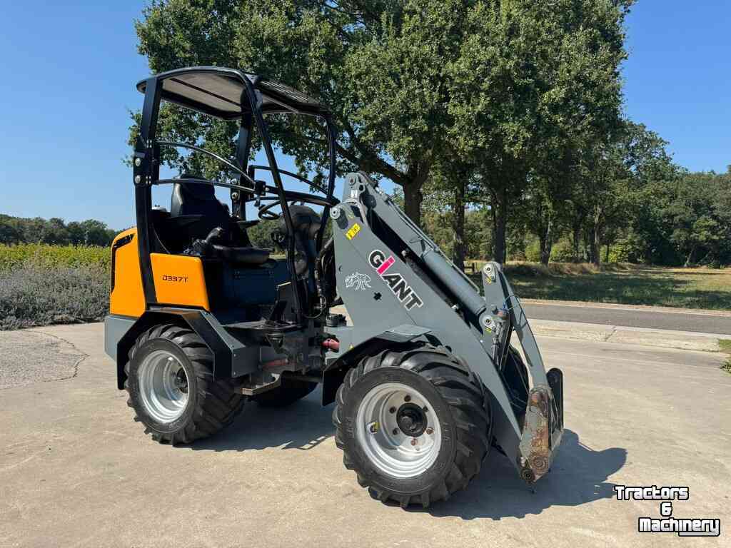 Radlader Giant 337t