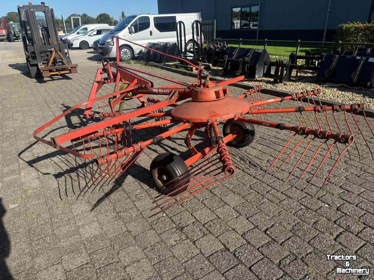 Schwader Fella TS 325 D