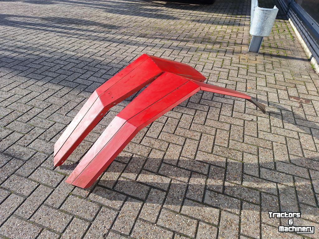 Diverse Gebrauchte Teile Massey Ferguson SPATBORDEN MF 3000-SERIE