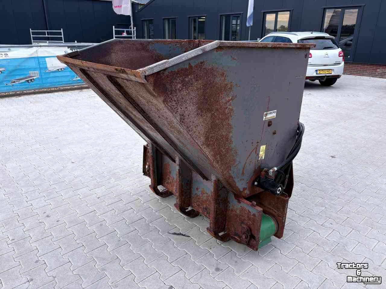 Sägemehl Streuer für Liegeboxen Mehrtens 1200 Ltr