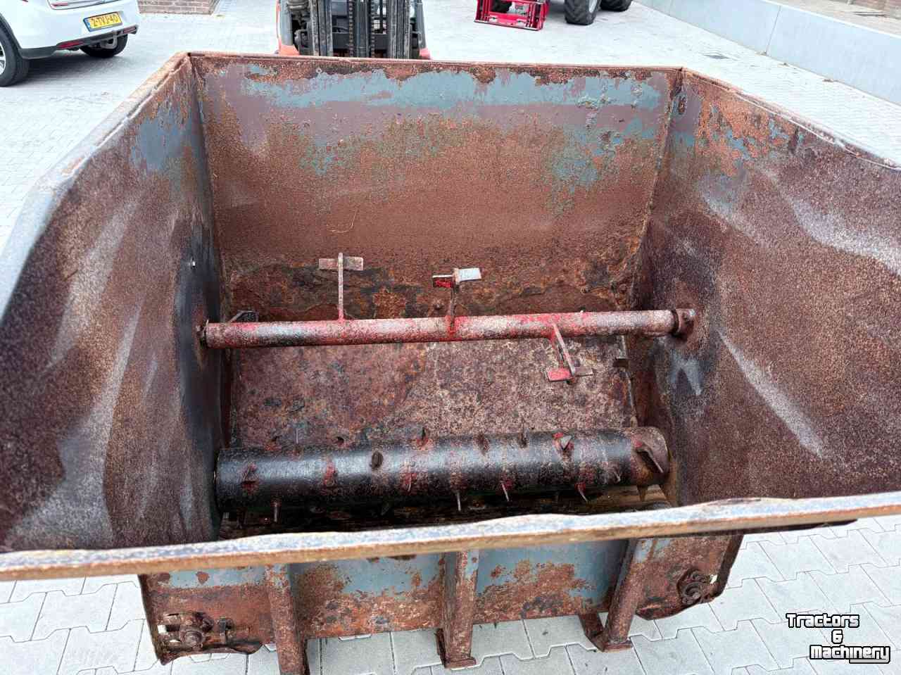 Sägemehl Streuer für Liegeboxen Mehrtens 1200 Ltr