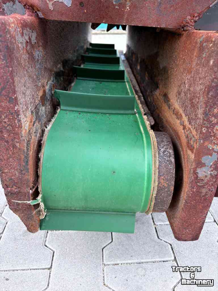 Sägemehl Streuer für Liegeboxen Mehrtens 1200 Ltr