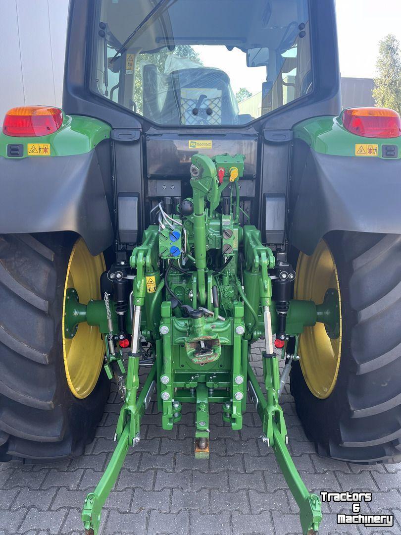 Schlepper / Traktor John Deere 6100M