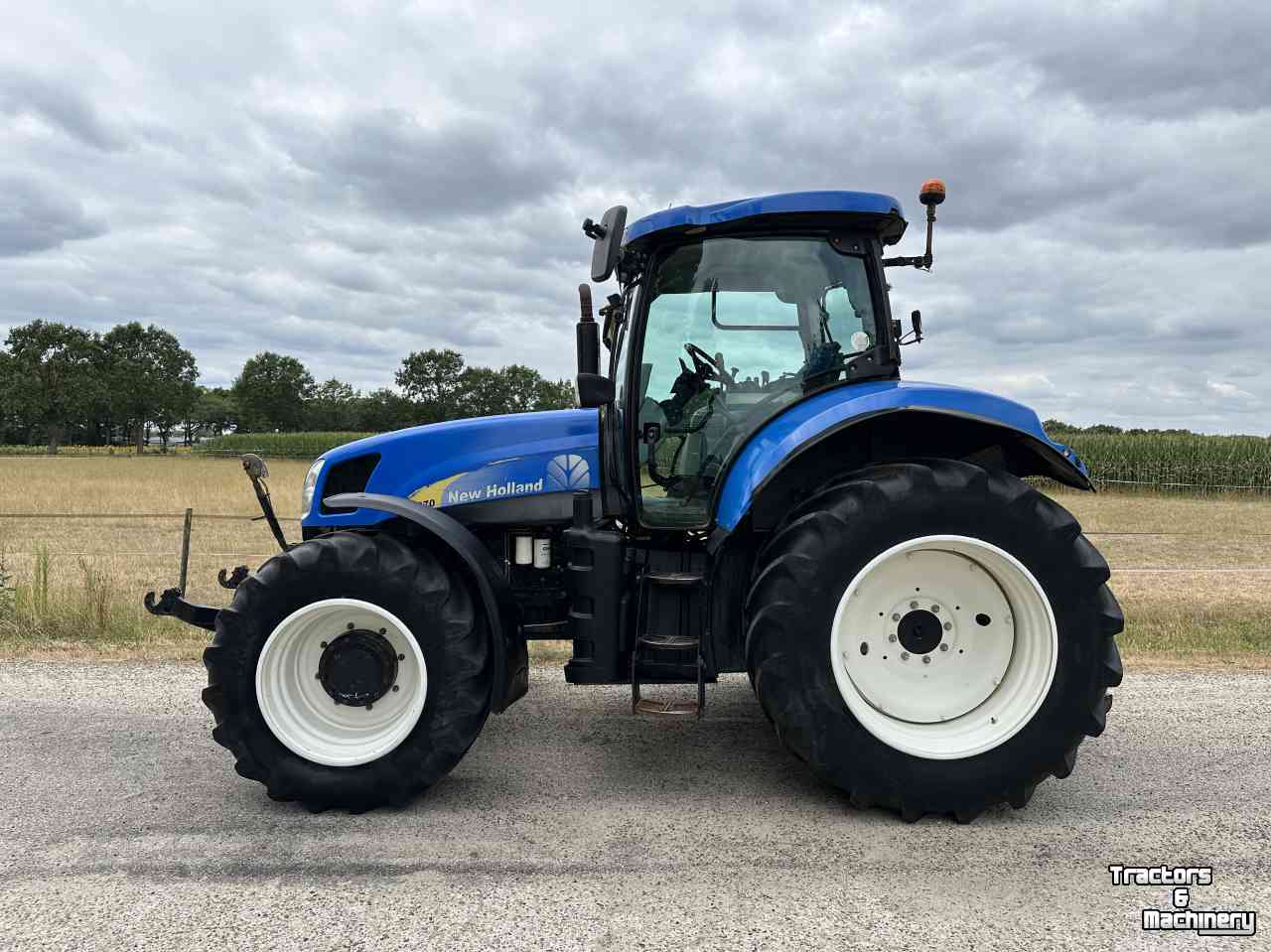 Schlepper / Traktor New Holland T6070