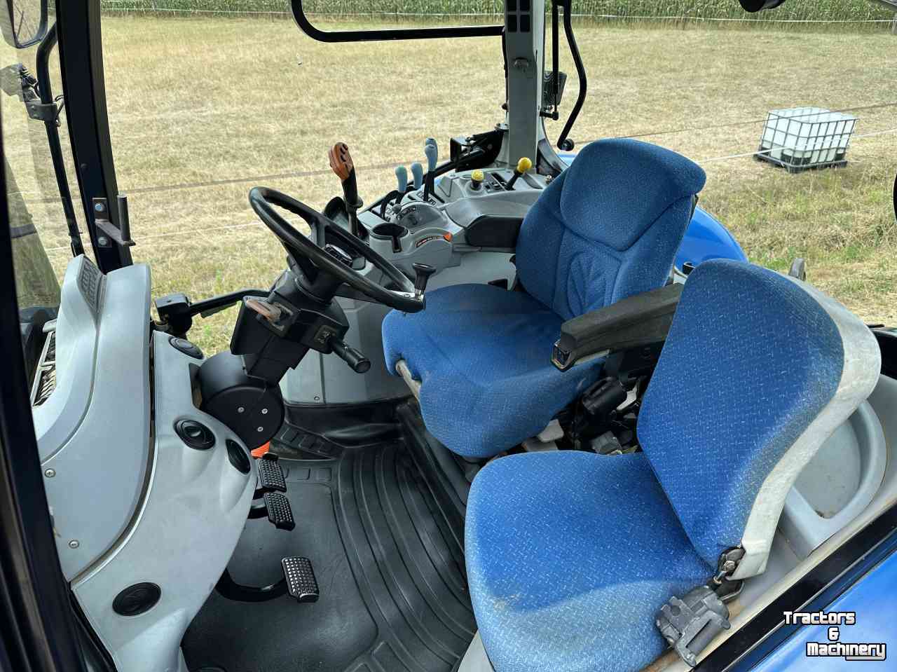 Schlepper / Traktor New Holland T6070