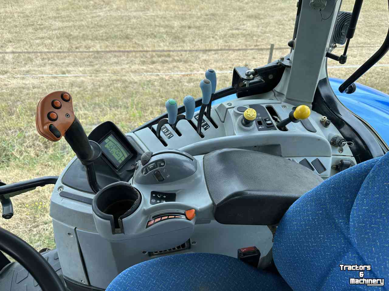 Schlepper / Traktor New Holland T6070