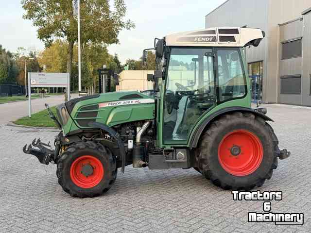 Obsttraktor Fendt 208v, geveerde vooras, fronthef en pto