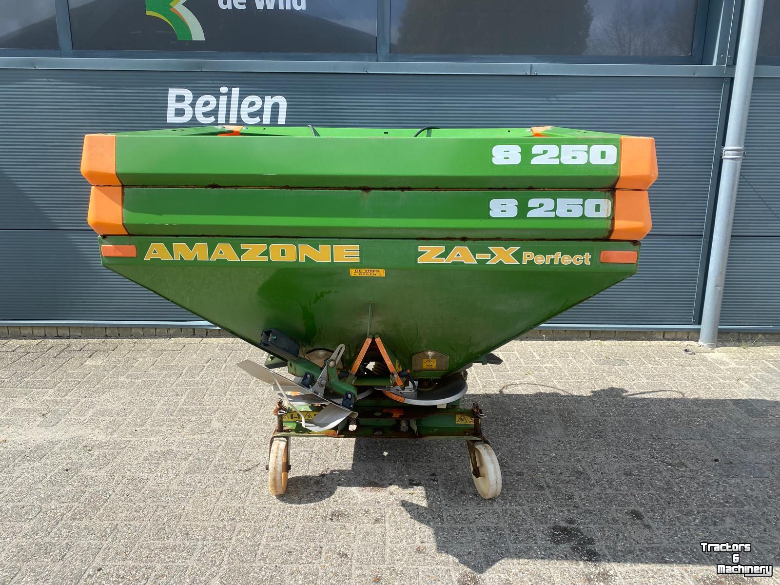 Düngerstreuer Amazone ZA-X 602