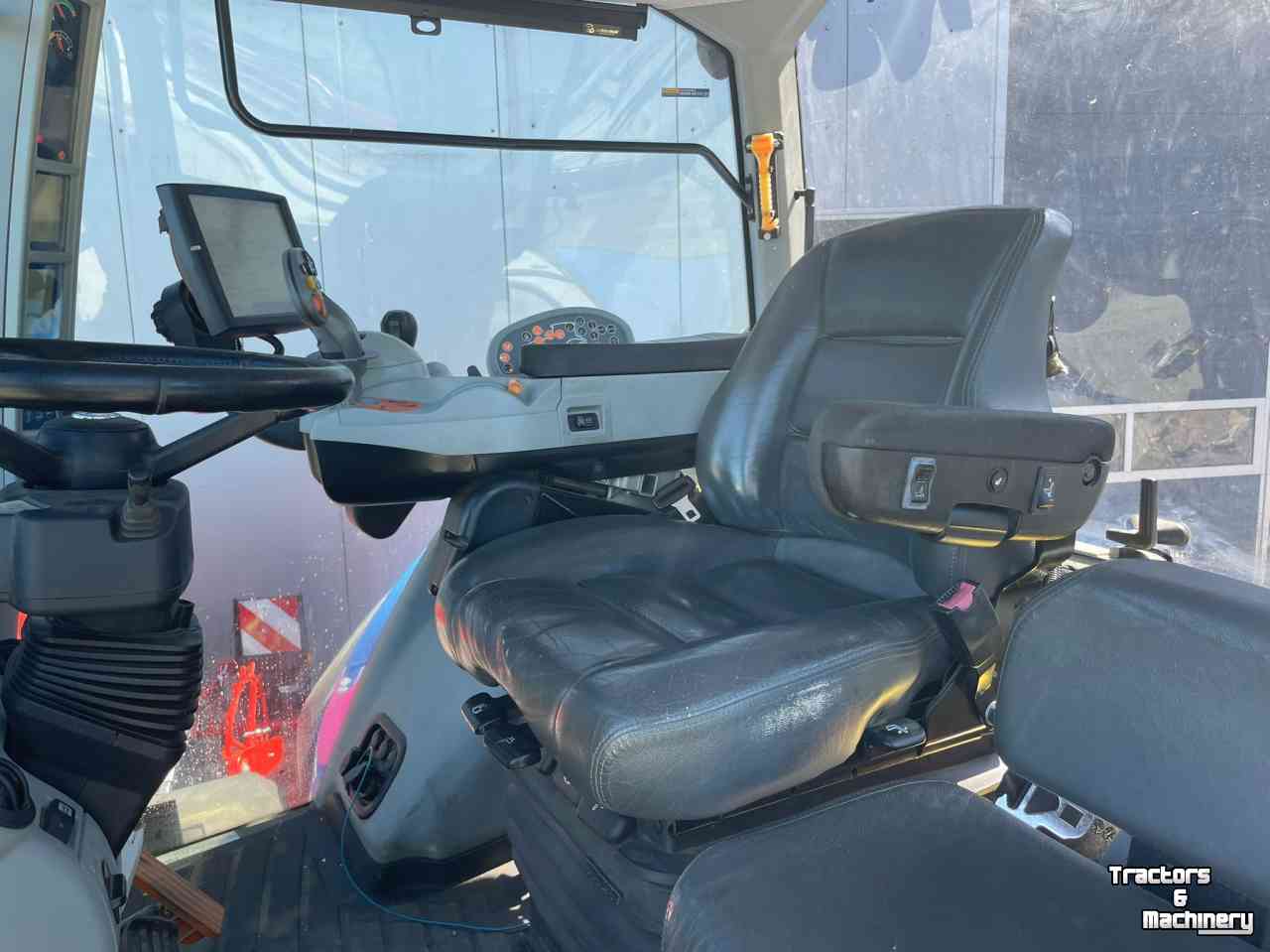Schlepper / Traktor New Holland T8.360 autocommand