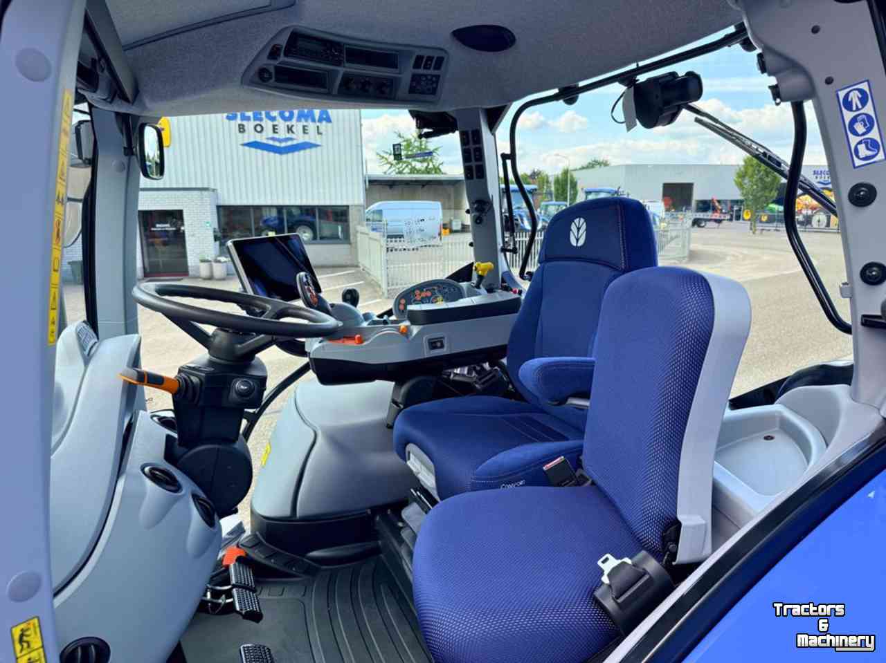 Schlepper / Traktor New Holland T5.140 AC Stage V