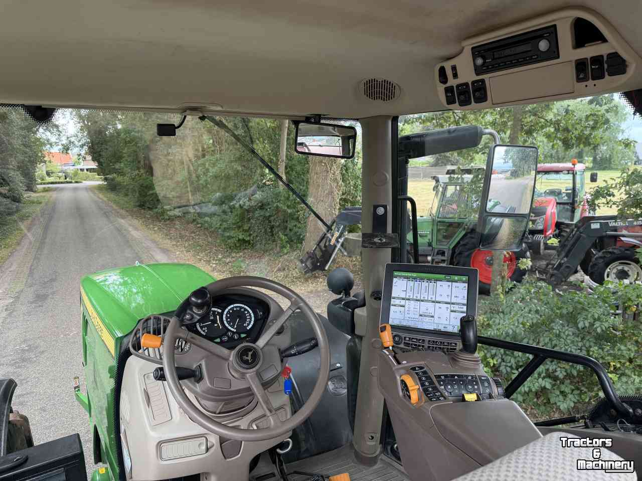 Schlepper / Traktor John Deere 6215R