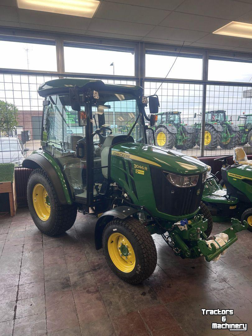 Obsttraktor John Deere 3046R