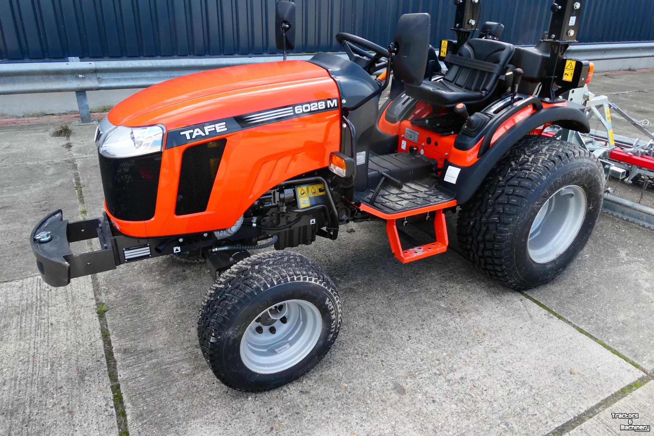 Schlepper / Traktor TAFE 6028M