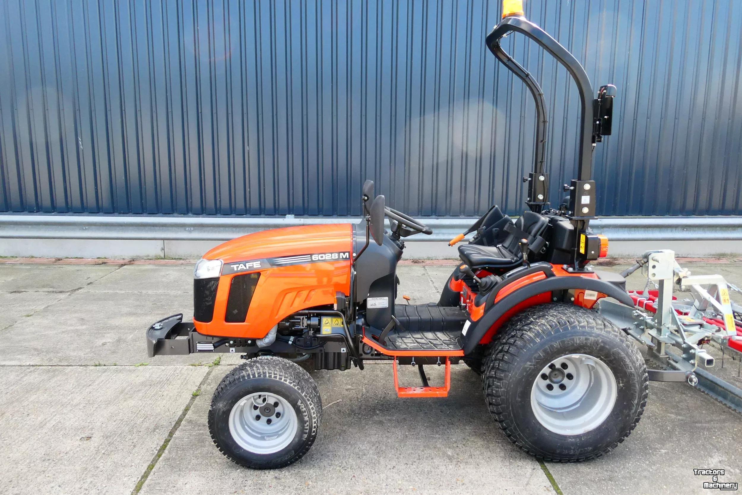 Schlepper / Traktor TAFE 6028M