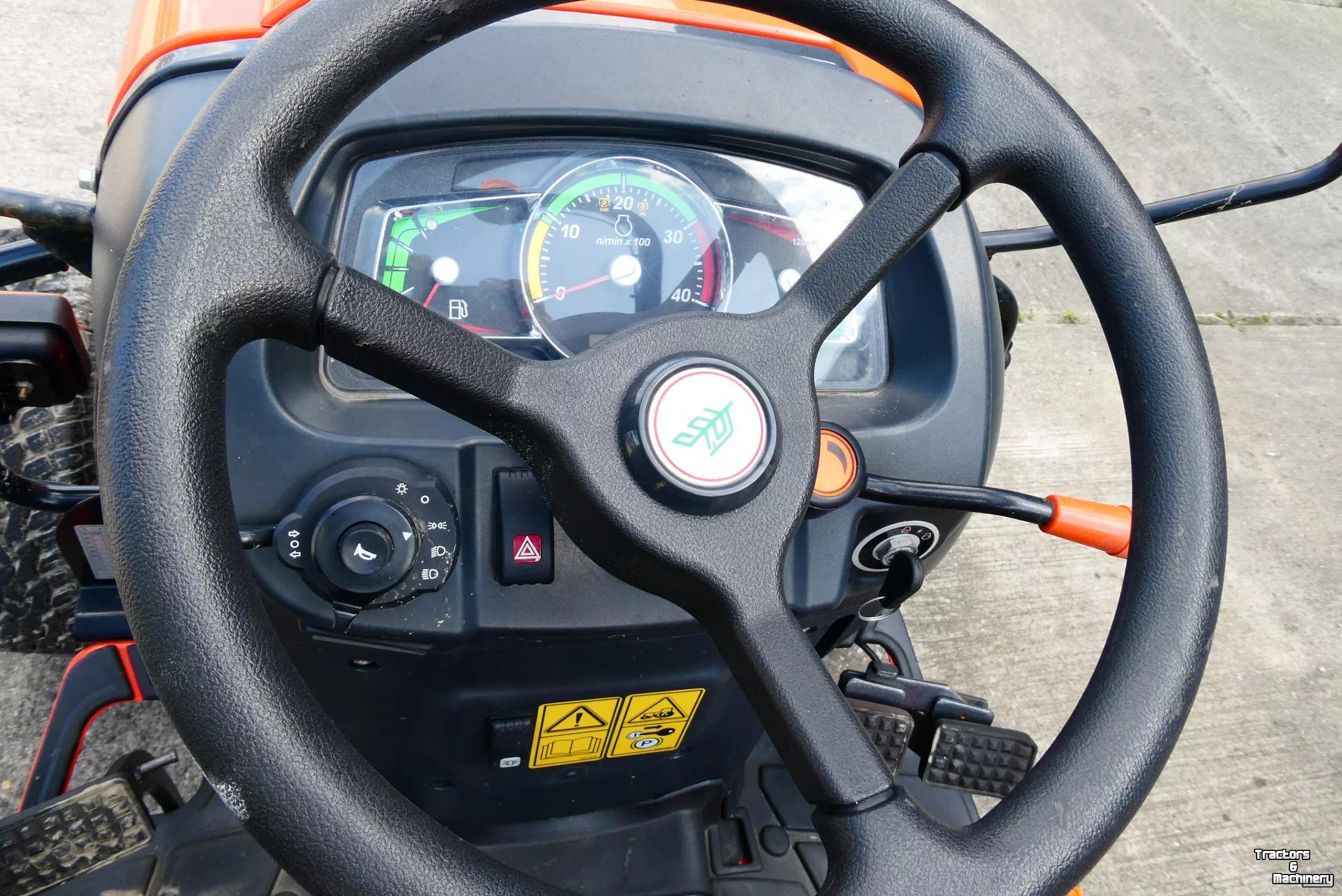Schlepper / Traktor TAFE 6028M