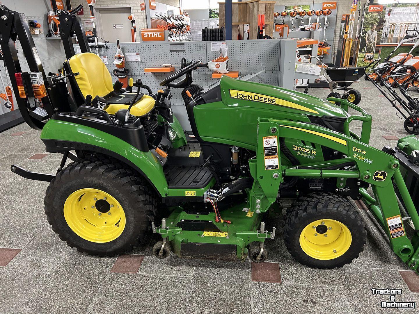 Obsttraktor John Deere 2026R