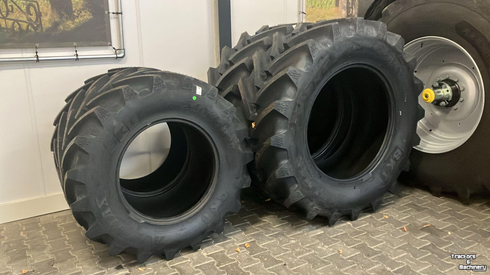 Räder, Reifen, Felgen & Distanzringe BKT 540/65R28 en 650/65R38