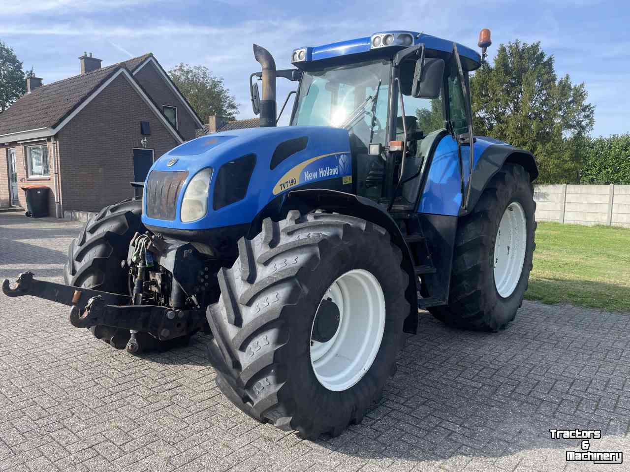 Schlepper / Traktor New Holland TVT 190 SISU 6 CIL.TURBO AIRCO FR.H.+FR.PTO