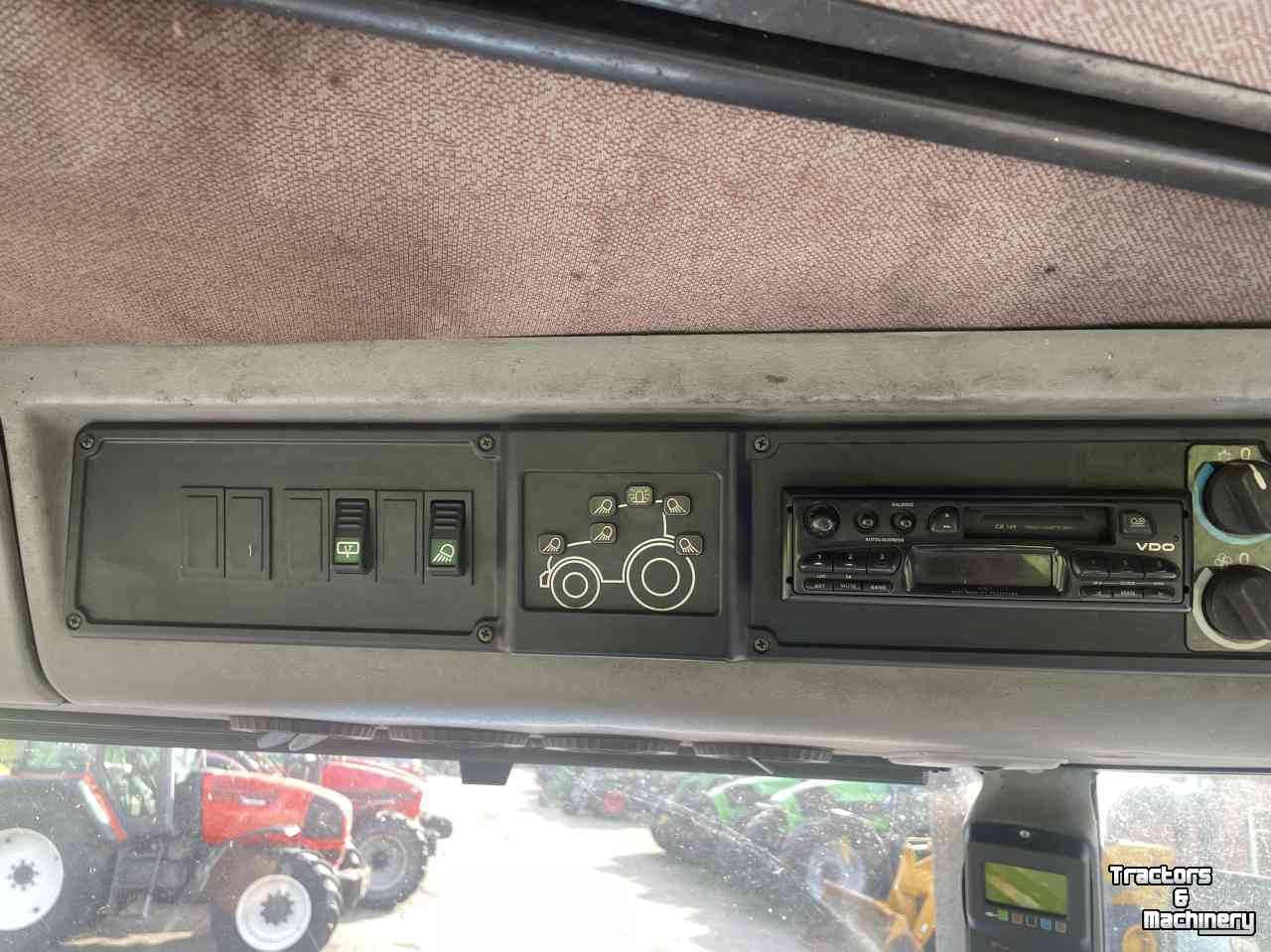 Schlepper / Traktor New Holland TVT 190 AIRCO FR.H.+FR.PTO