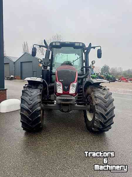 Schlepper / Traktor Valtra N123 Hitech5