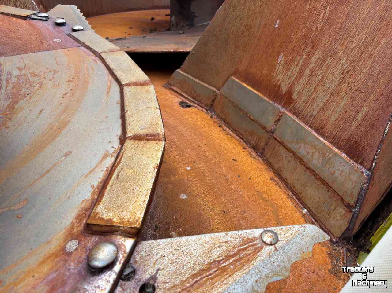 Futtermischwagen Vertikal Storti T2-240