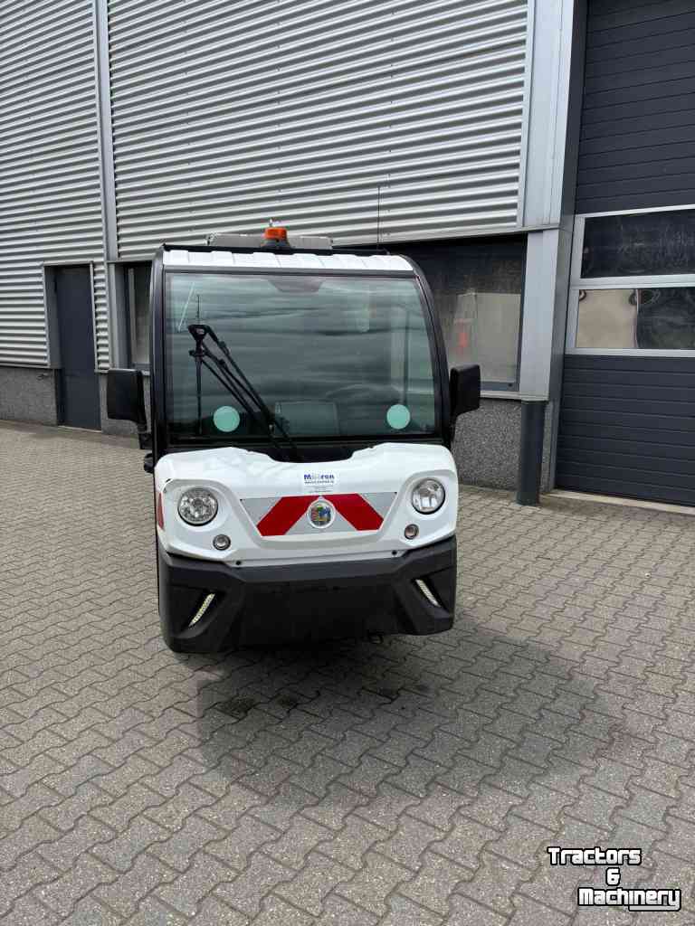 Sonstiges Rasen- und Grundstückspflegemaschinen und Zubehör Goupil G4 elektrische wagen met afval container