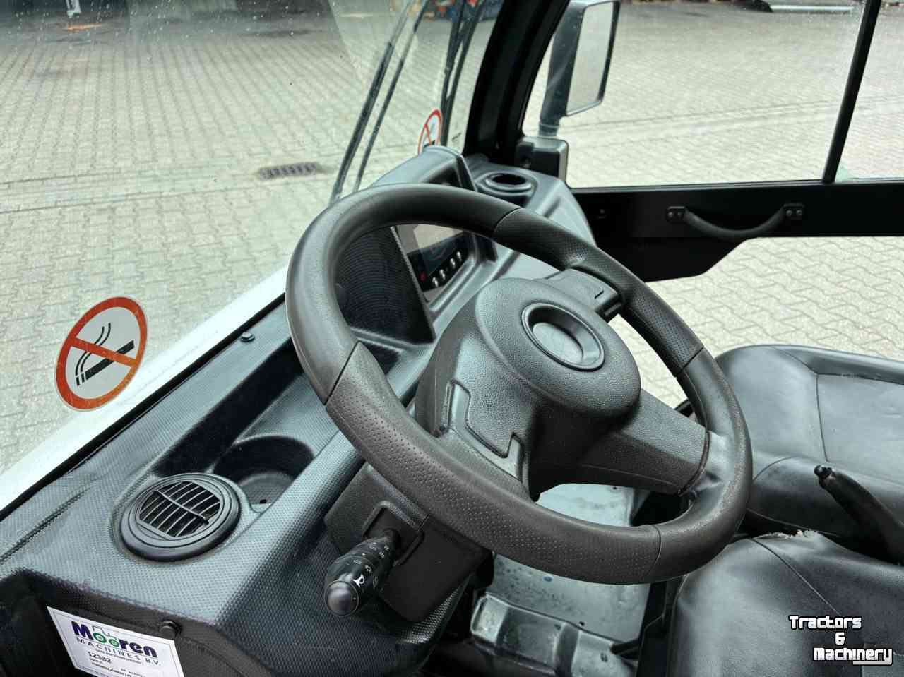 Sonstiges Rasen- und Grundstückspflegemaschinen und Zubehör Goupil G4 elektrische wagen met afval container