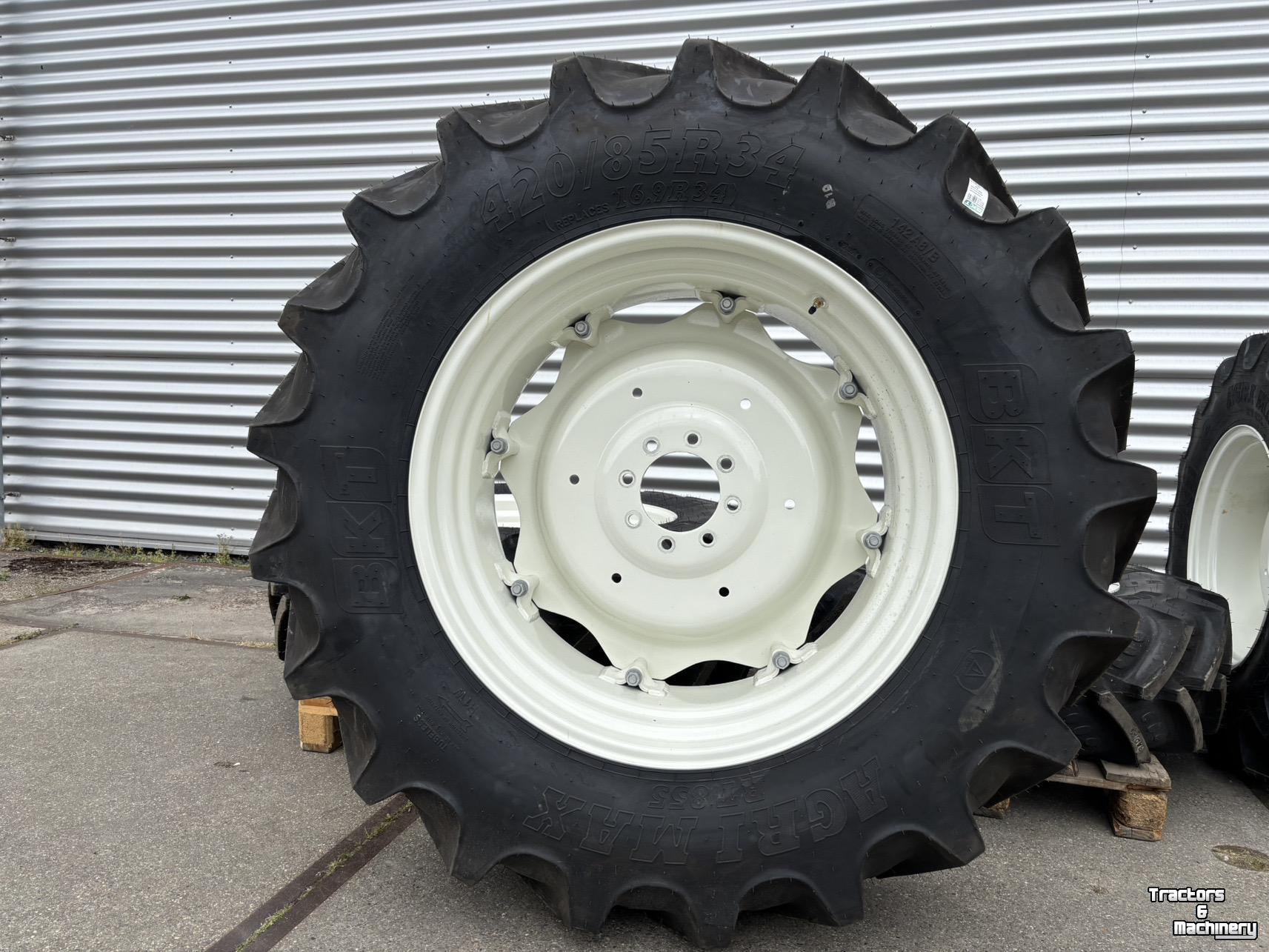 Räder, Reifen, Felgen & Distanzringe BKT Agrimax RT-855