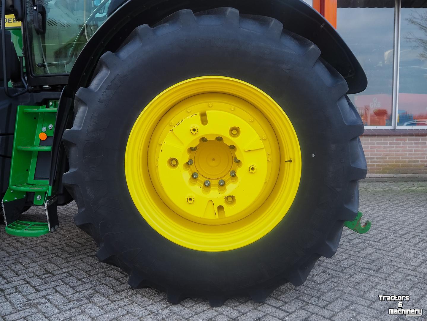 Schlepper / Traktor John Deere 6R 230