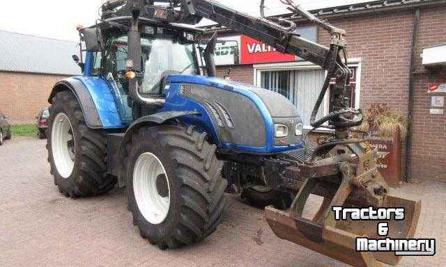 Schlepper / Traktoren Valtra T202 Direct met FMV 490 kraan