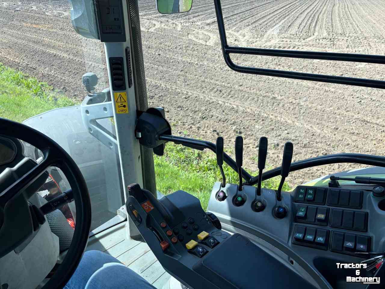 Schlepper / Traktor Claas Arion 650 CIS