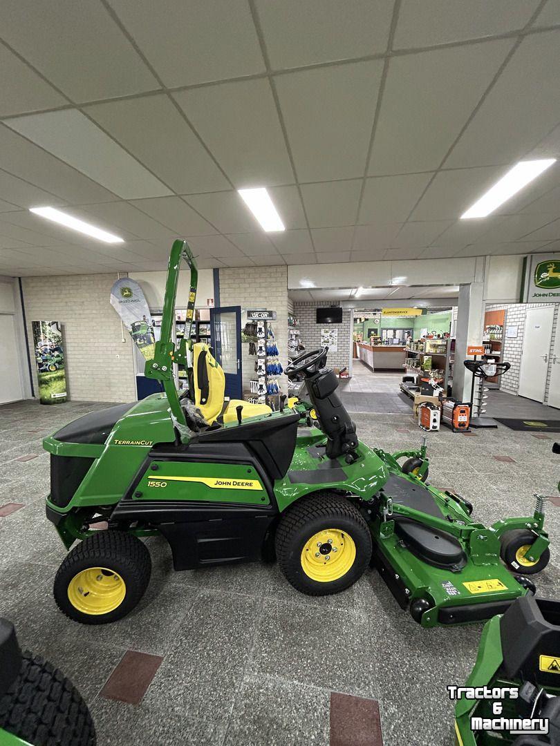 Aufsitzrasenmäher John Deere 1550