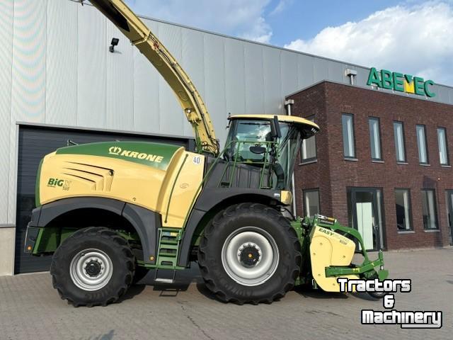 Feldhäcksler Krone BigX 580, EF300 pickup, EC 600-2 8R. maisbek.