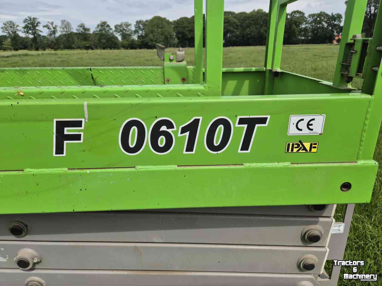 Scherenarbeitsbühnen  Fronteq FS0610T Schaar hoogwerker rups