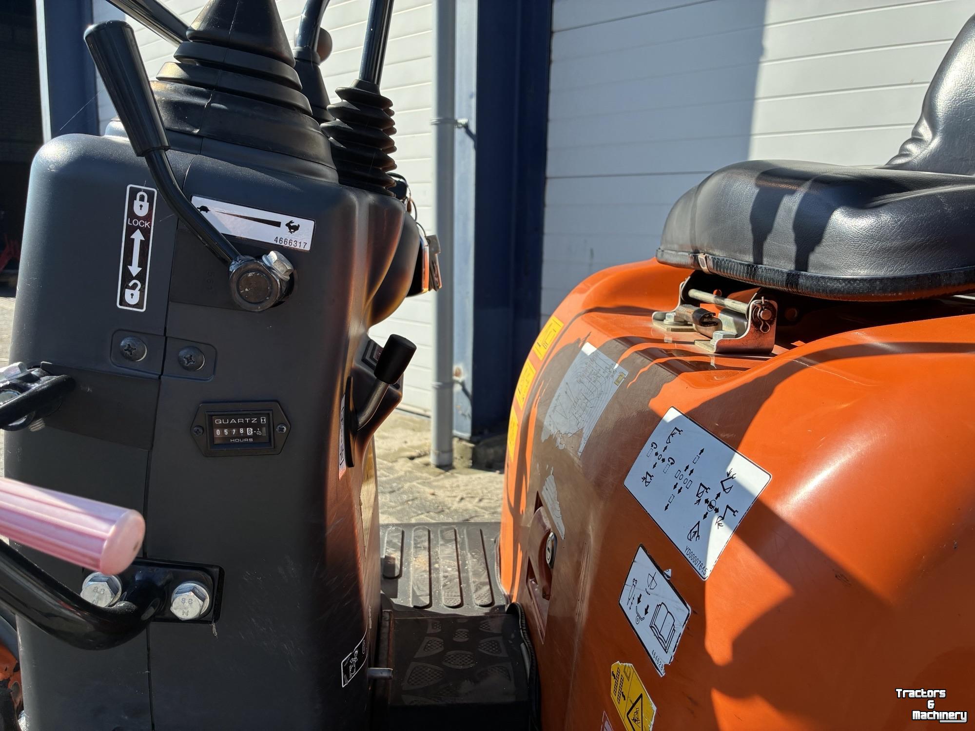 Mobilbagger Hitachi 10U-6