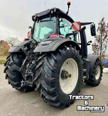Schlepper / Traktoren Valtra Q245