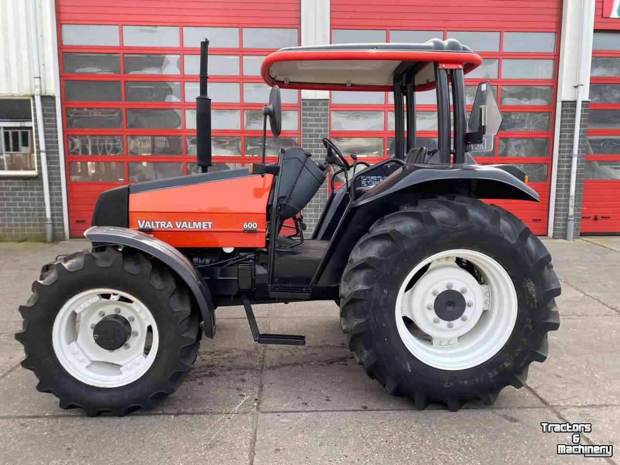 Schlepper / Traktoren Valtra Valmet 600