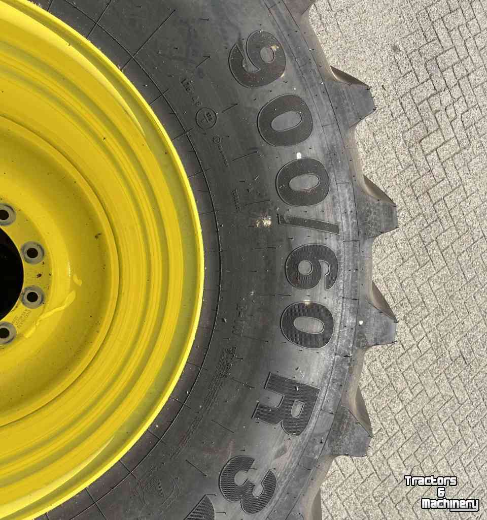 Räder, Reifen, Felgen & Distanzringe Mitas 900/60R32 SFT Nieuw